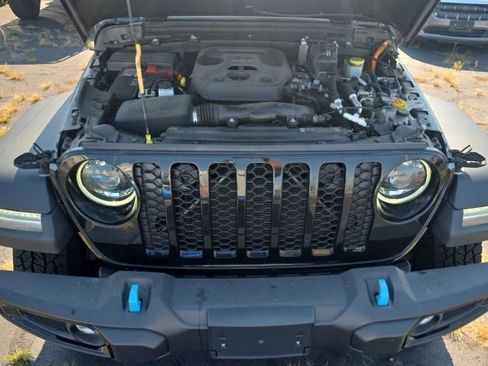 Used 2023 Jeep Wrangler Unlimited w/ Cold Weather Group AWD/4WD image 18