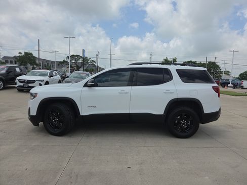 Used 2022 GMC Acadia AT4 w/ Technology Package AWD/4WD image 8