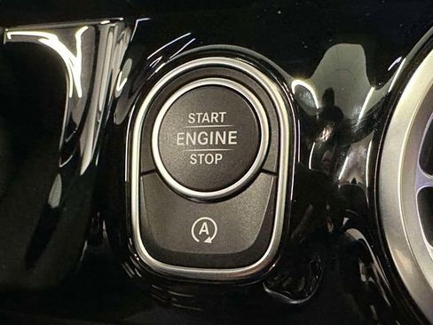 Certified 2025 Mercedes-Benz GLA 250 4MATIC image 27