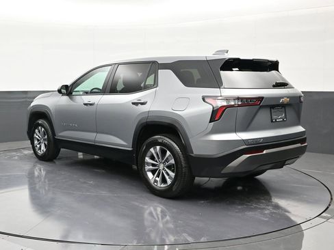 Used 2025 Chevrolet Equinox LT image 3