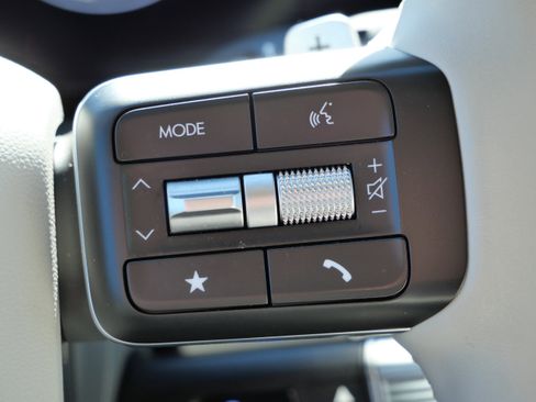 Certified 2025 Hyundai Santa Fe SEL image 31