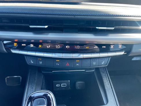 Used 2025 Cadillac XT4 Sport image 16