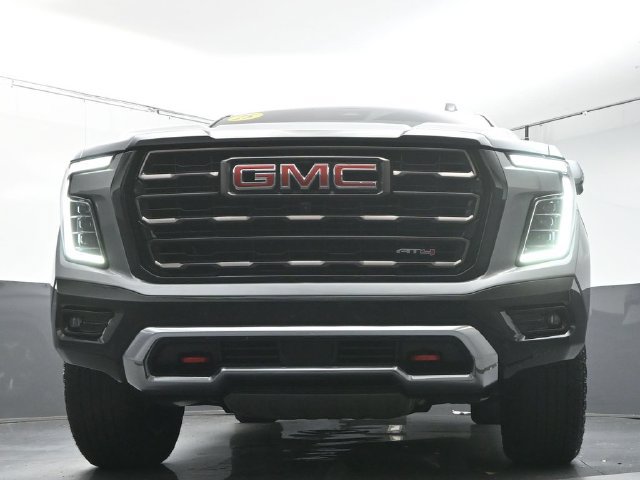 Used 2025 GMC Yukon AT4 Ultimate w/ LPO, Floor Liner Package AWD/4WD image 36