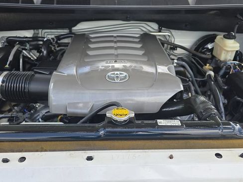 Used 2010 Toyota Sequoia Platinum RWD image 32