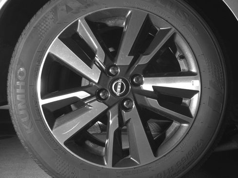 Used 2025 Nissan Versa SV image 15