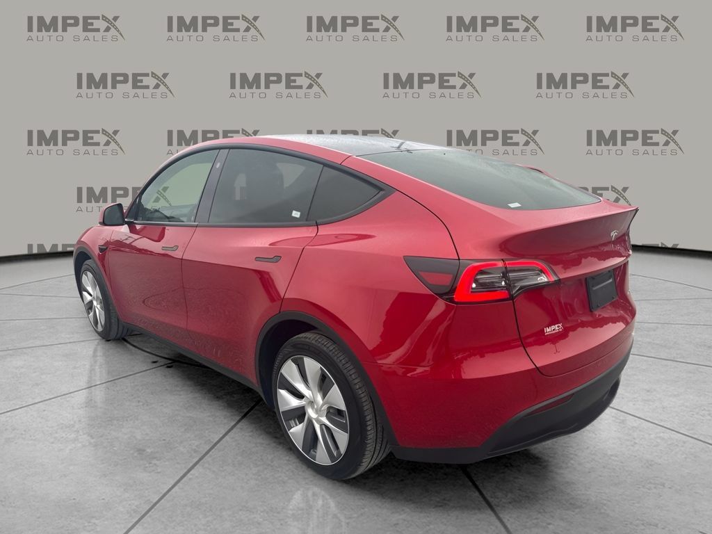 Used 2023 Tesla Model Y Long Range AWD/4WD image 2