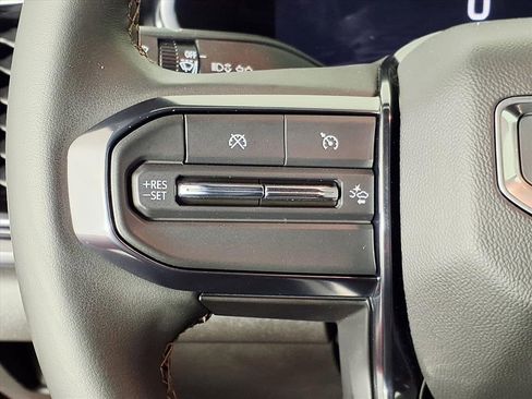 Used 2025 GMC Canyon AT4 image 11