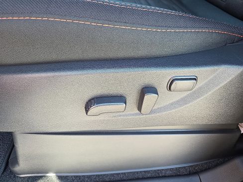 Used 2025 Nissan Frontier PRO-4X image 14