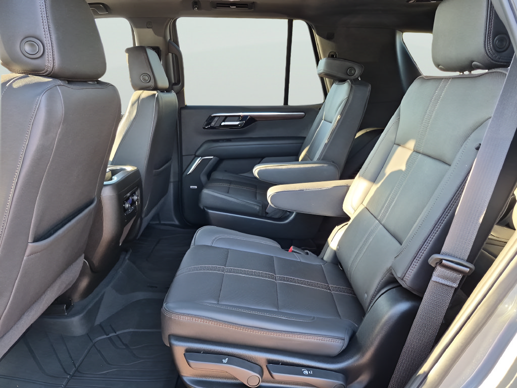 Used 2025 Chevrolet Tahoe High Country RWD image 33