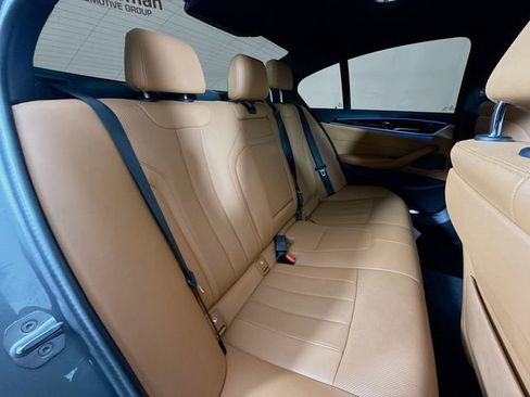 Used 2023 BMW 530e xDrive 530e iPerformance w/ Premium Package image 28