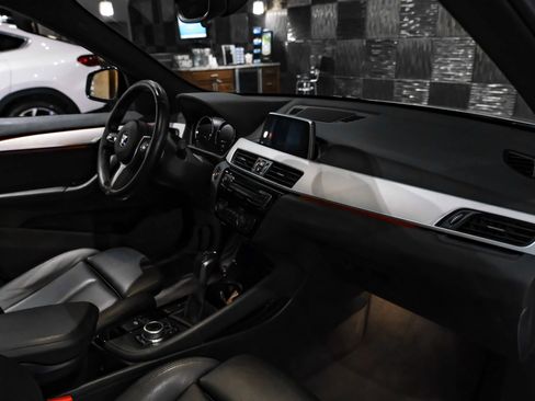 Used 2019 BMW X1 sDrive28i w/ M Sport Package FWD image 9