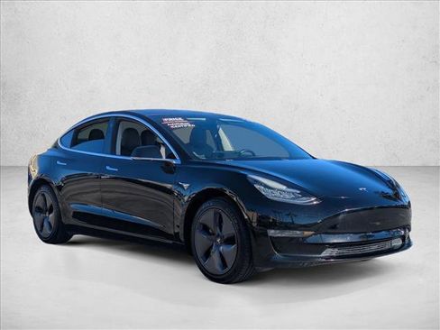 Used 2019 Tesla Model 3 Standard Range Plus image 3