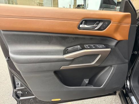 Used 2022 Nissan Pathfinder Platinum w/ Cargo Package image 19