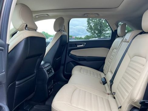 Used 2019 Ford Edge SEL w/ Equipment Group 201A AWD/4WD image 4
