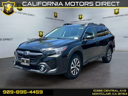 Used 2023 Subaru Outback Premium AWD/4WD image 1
