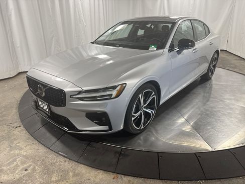 Used 2024 Volvo S60 B5 Plus image 1