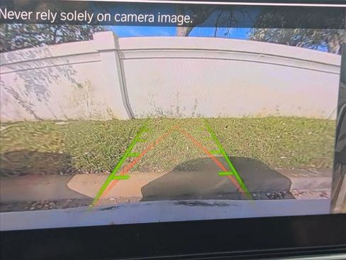 Used 2024 BMW M850i xDrive Convertible w/ Driving Assistance Package image 9