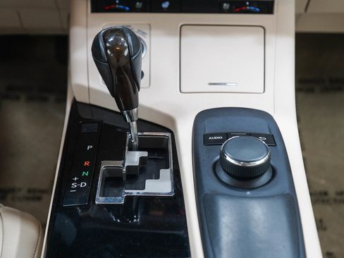 Used 2015 Lexus ES 350 w/ Premium Package FWD image 18