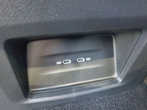 New 2026 Volkswagen Atlas Cross Sport SE image 11