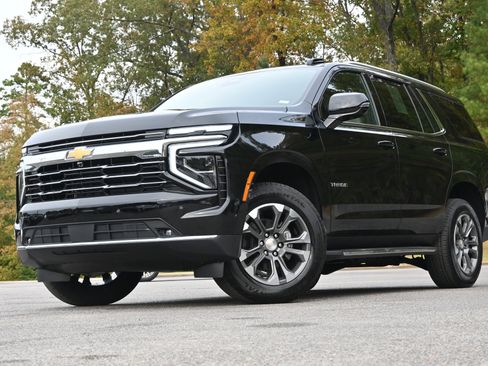 Used 2025 Chevrolet Tahoe LT w/ Comfort Package image 4