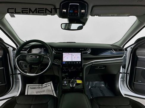 Used 2022 Jeep Grand Cherokee Limited 4xe image 11