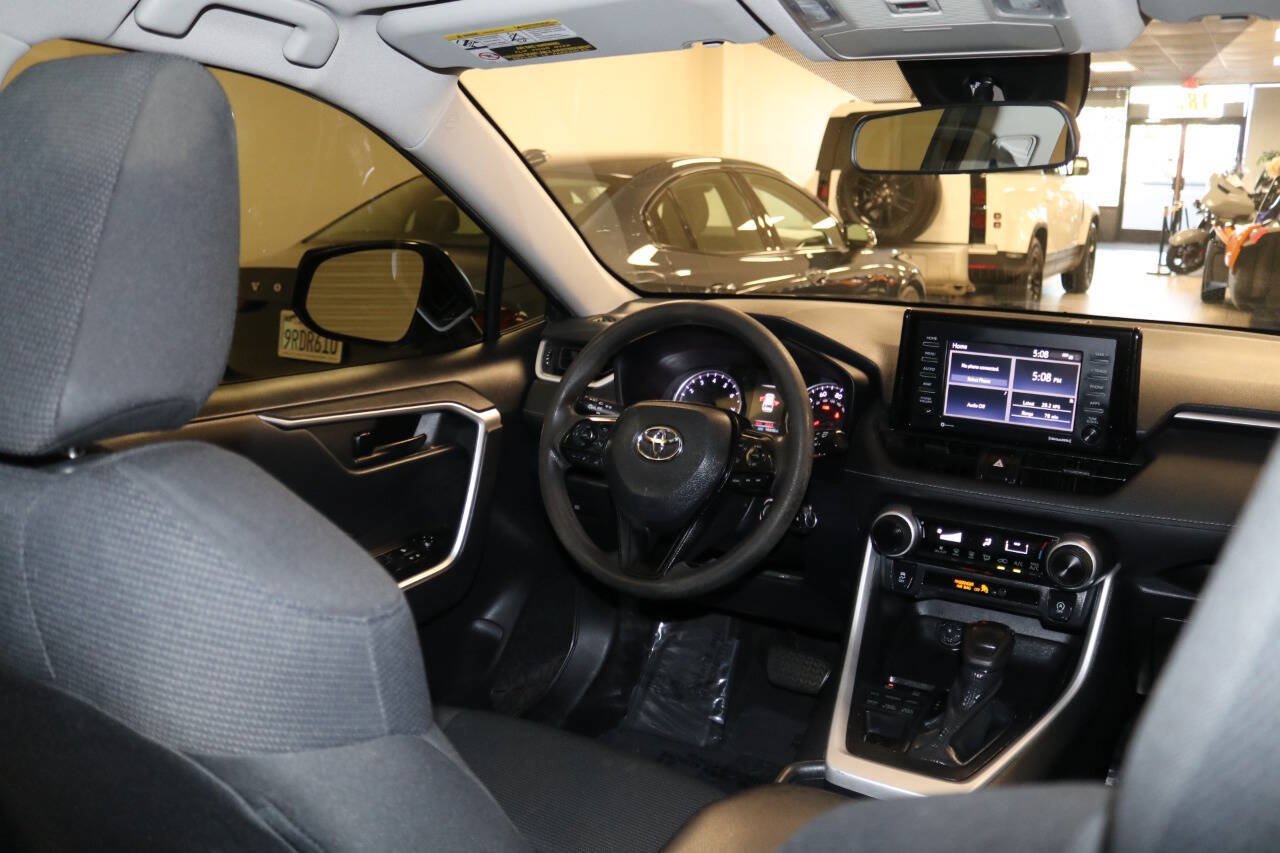Used 2020 Toyota RAV4 LE w/ Carpet Mat Package AWD/4WD image 70