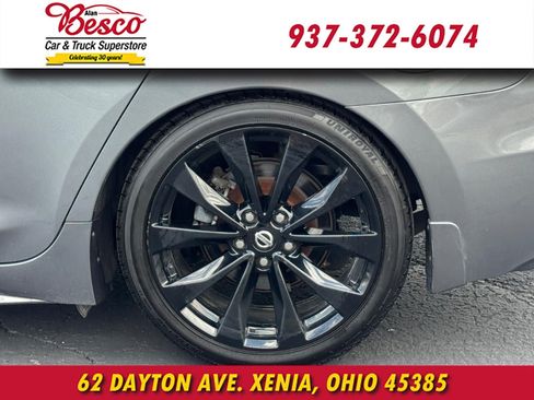 Used 2021 Nissan Maxima SR w/ Sport Mat Group FWD image 6