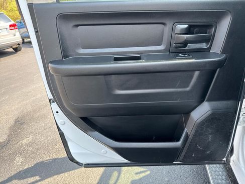 Used 2018 RAM 3500 Tradesman w/ Chrome Appearance Group image 12