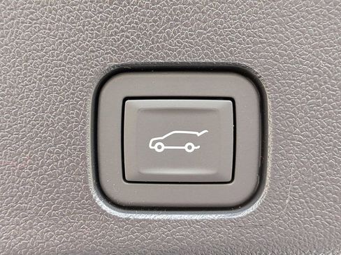 New 2026 GMC Acadia Denali w/ Super Cruise Package image 14