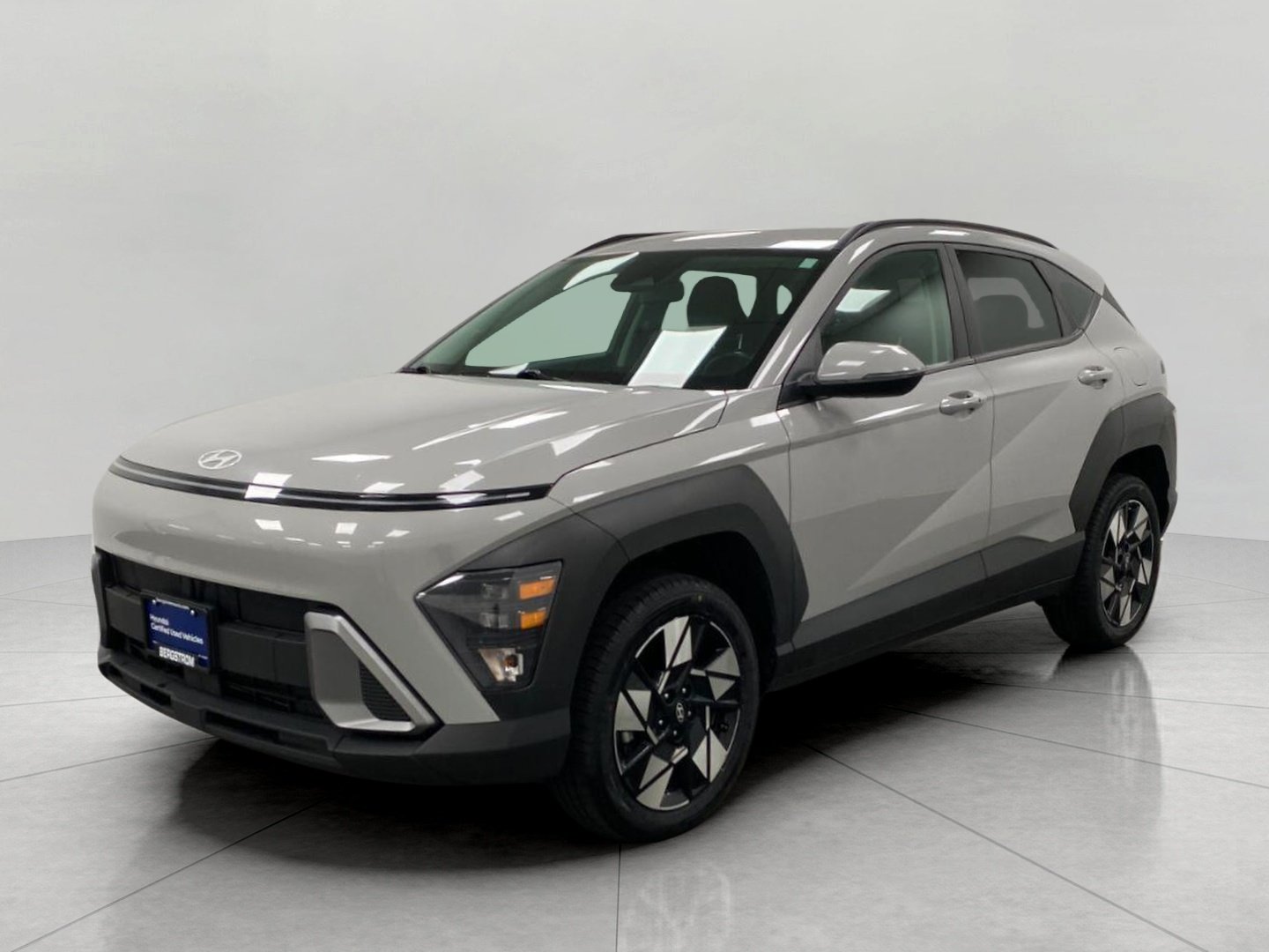 Certified 2024 Hyundai Kona SEL AWD/4WD image 8