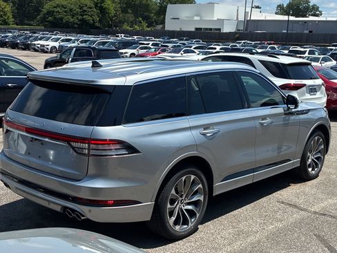 Used 2023 Lincoln Aviator Grand Touring w/ Equipment Group 301A AWD/4WD image 3