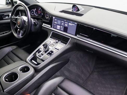 Used 2018 Porsche Panamera 4 AWD/4WD image 21