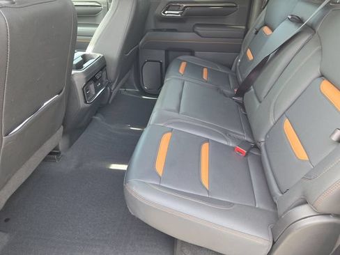Used 2023 GMC Sierra 1500 AT4 w/ AT4 Premium Package AWD/4WD image 12