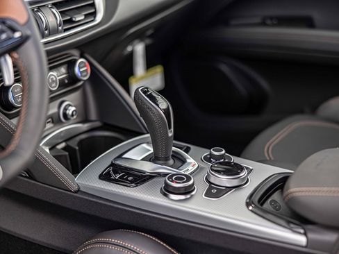 New 2025 Alfa Romeo Stelvio Sprint image 23