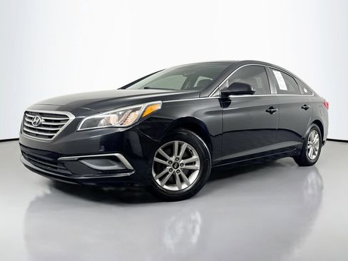Used 2017 Hyundai Sonata SE image 1