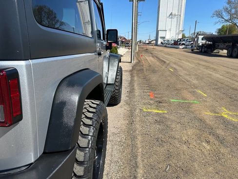 Used 2017 Jeep Wrangler Sport w/ Quick Order Package 24S AWD/4WD image 22