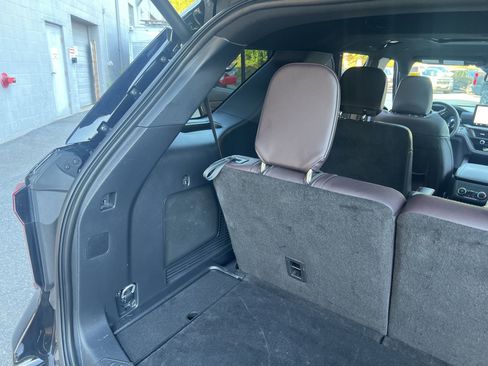 Used 2025 Ford Explorer Platinum w/ LUX Leather Package image 11