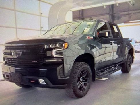 Used 2020 Chevrolet Silverado 1500 LT Trail Boss AWD/4WD image 2