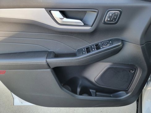 New 2024 Ford Escape SE w/ PHEV Premium Package FWD image 8