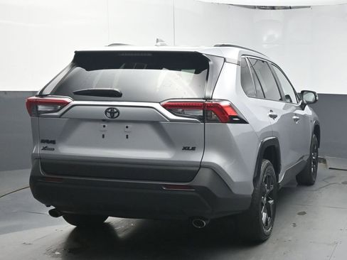 Used 2022 Toyota RAV4 XLE image 7