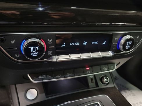 Used 2020 Audi Q5 e Premium Plus w/ Premium Plus Package image 18