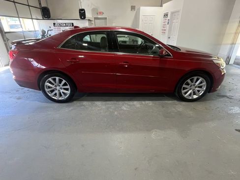 Used 2014 Chevrolet Malibu LT FWD image 2