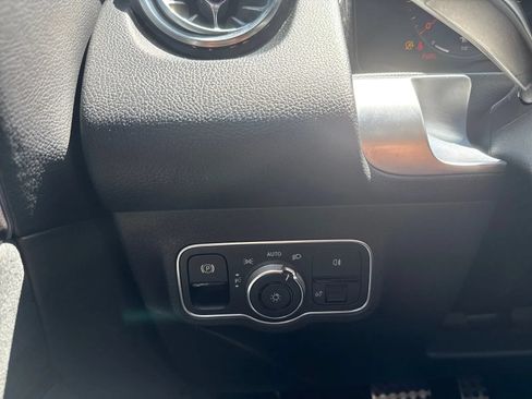 Used 2022 Mercedes-Benz GLB 250 image 22