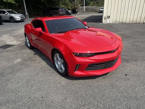 Used 2016 Chevrolet Camaro LT RWD image 3