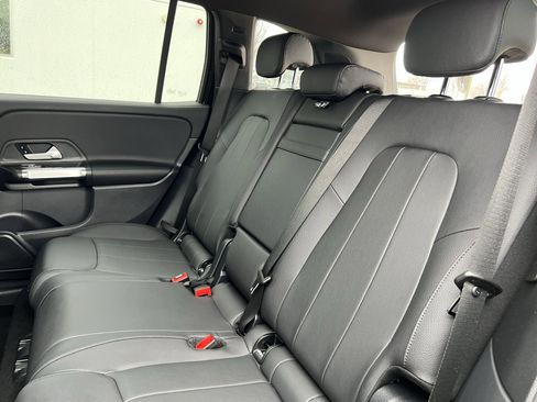 Certified 2025 Mercedes-Benz GLB 250 4MATIC image 33