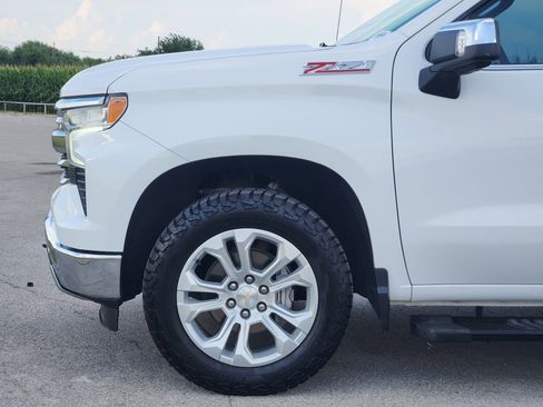 Used 2023 Chevrolet Silverado 1500 LTZ w/ LTZ Convenience Package II AWD/4WD image 9