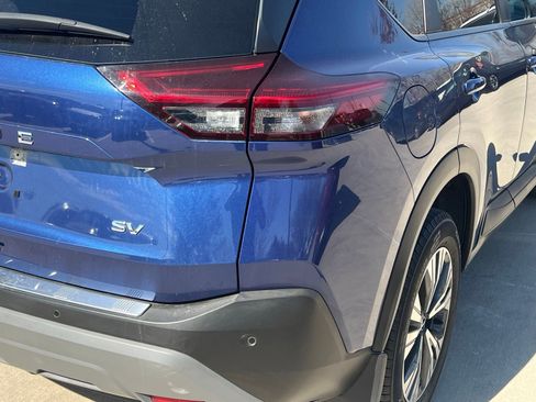 Used 2023 Nissan Rogue SV image 14