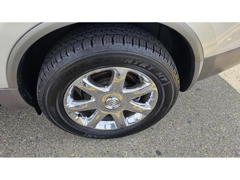 Used 2009 Buick Enclave CXL w/ Entertainment Package #4 image 9