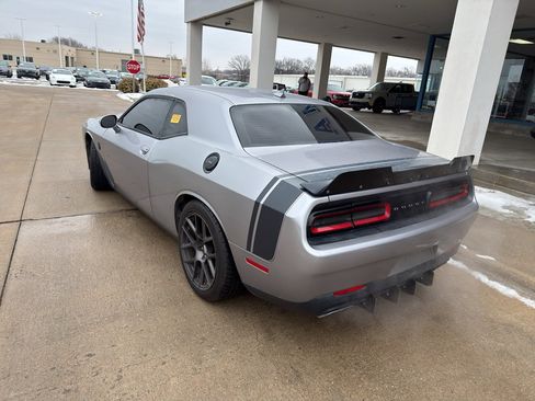Used 2016 Dodge Challenger R/T Scat Pack w/ Leather Interior Group image 7