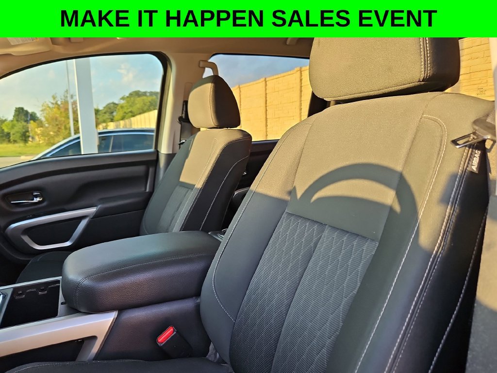 Used 2019 Nissan Titan SV w/ SV Convenience Package RWD image 19